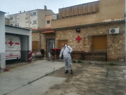 DESINFECCION PATIO Y CALLE 23-04-2020